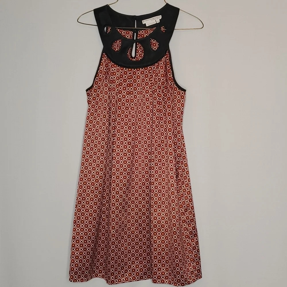 To the Max Women's Medium dress -Short in length